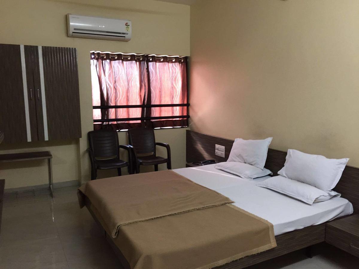 Hotel Vikas Palace Solapur Exterior foto